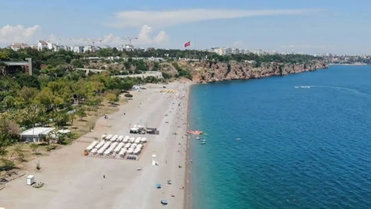 Genç Gazete Sahillerde Kurallar Değişiyor! Bakanlık Işgallere Müdahale Edecek (3)