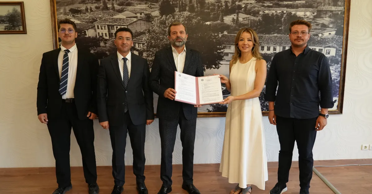 Gürsu Belediyesi Ile Uludağ Üniversitesi Arasında Mesleki Eğitim Protokolü Imzalandı (1)