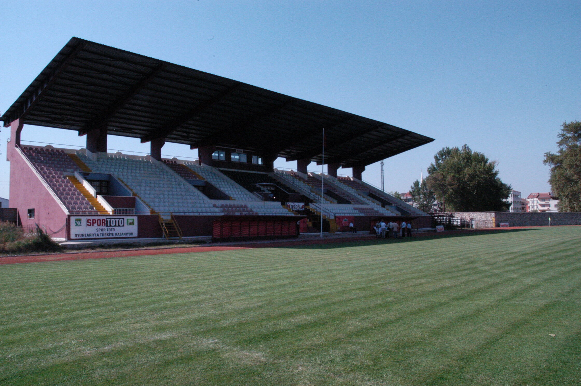 İlçe Stadı 1 Tl’ye İnegölspor’un Oldu (3)