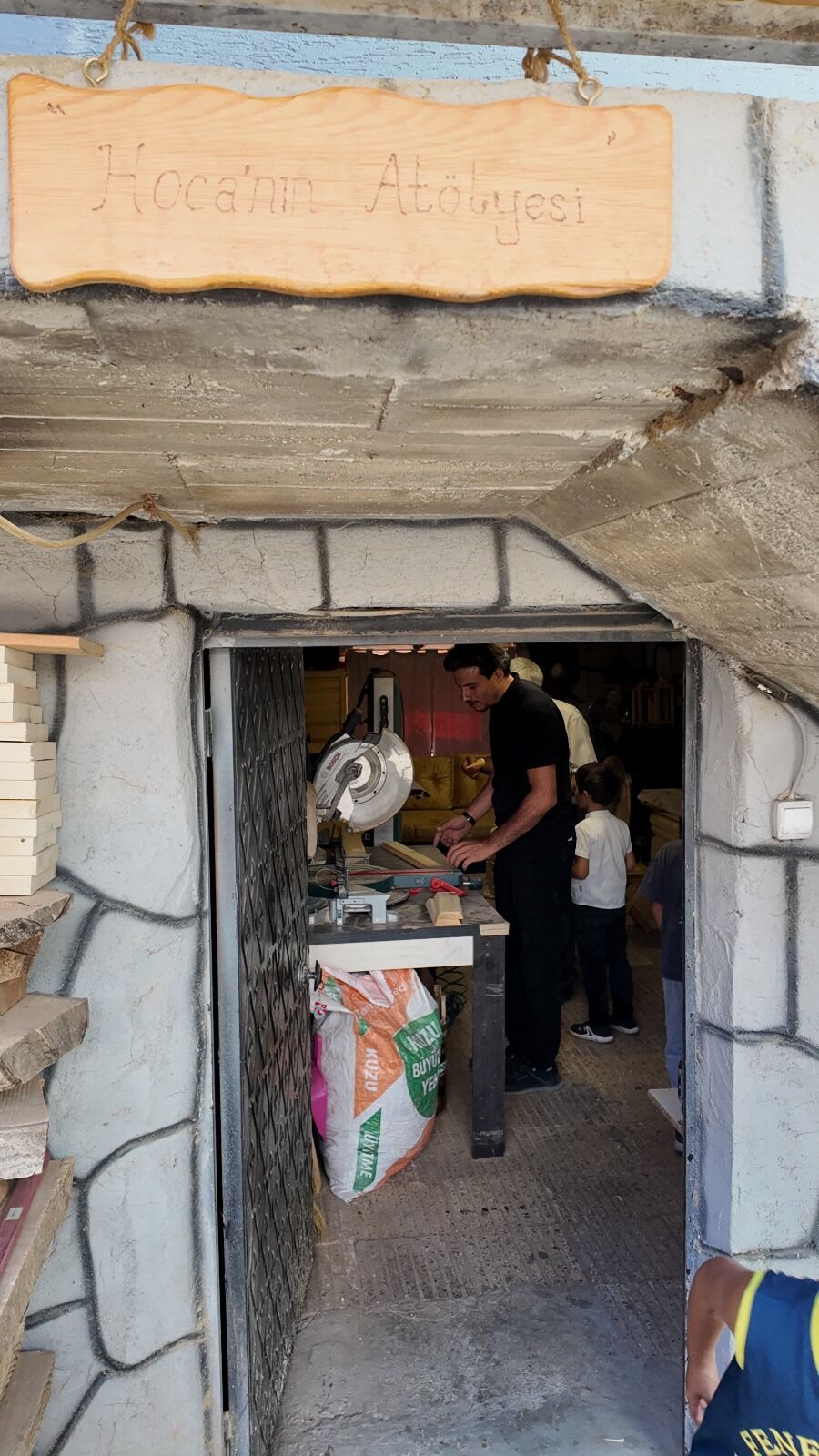 İmamın Marangozluk Atölyesinde Çocuklara Meslek Eğitimi (4)
