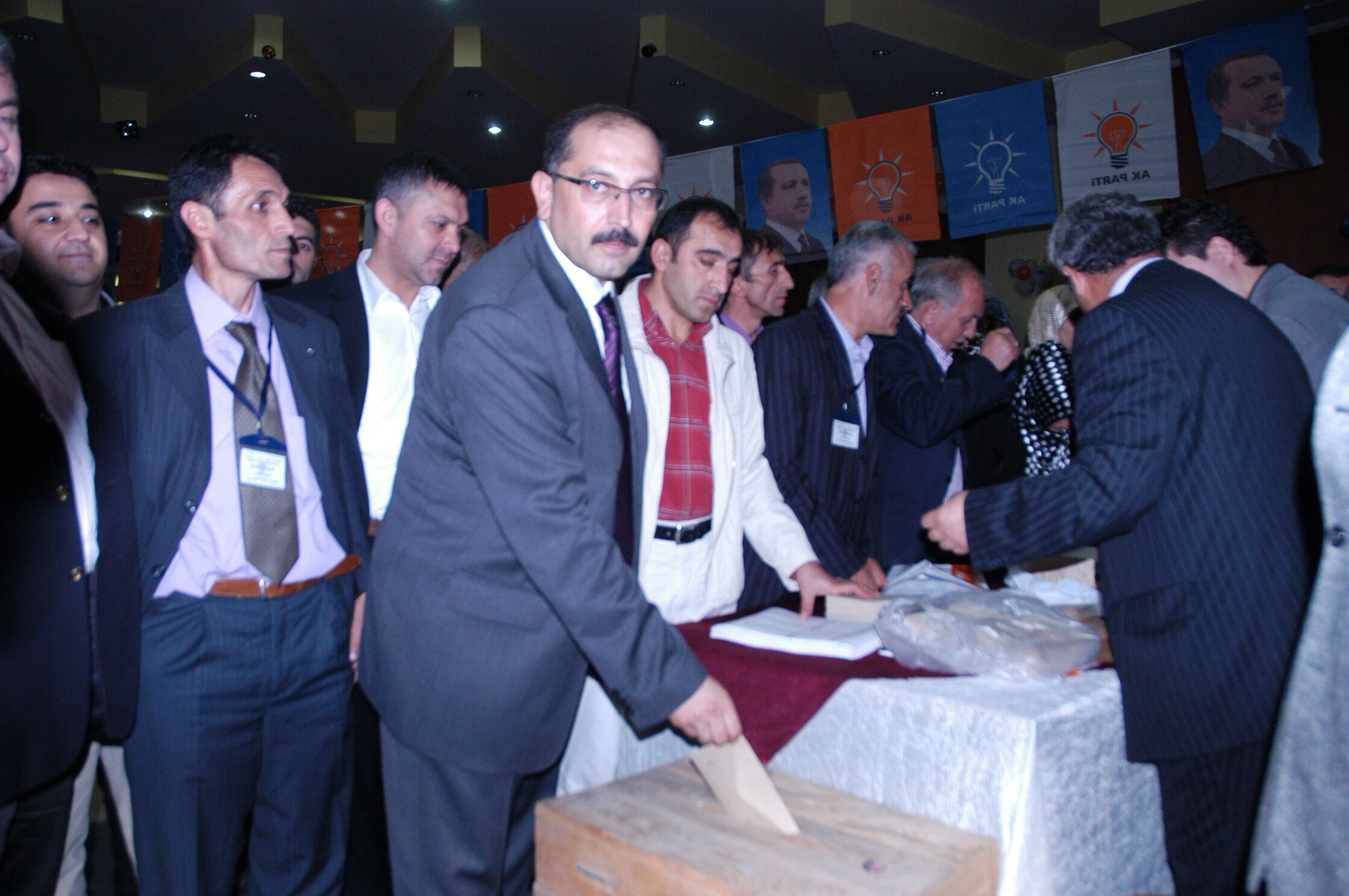 İnegöl Ak Parti İnegöl’de Görev Değişimi Arşivden 2008 Ekim Gençgazete (10)