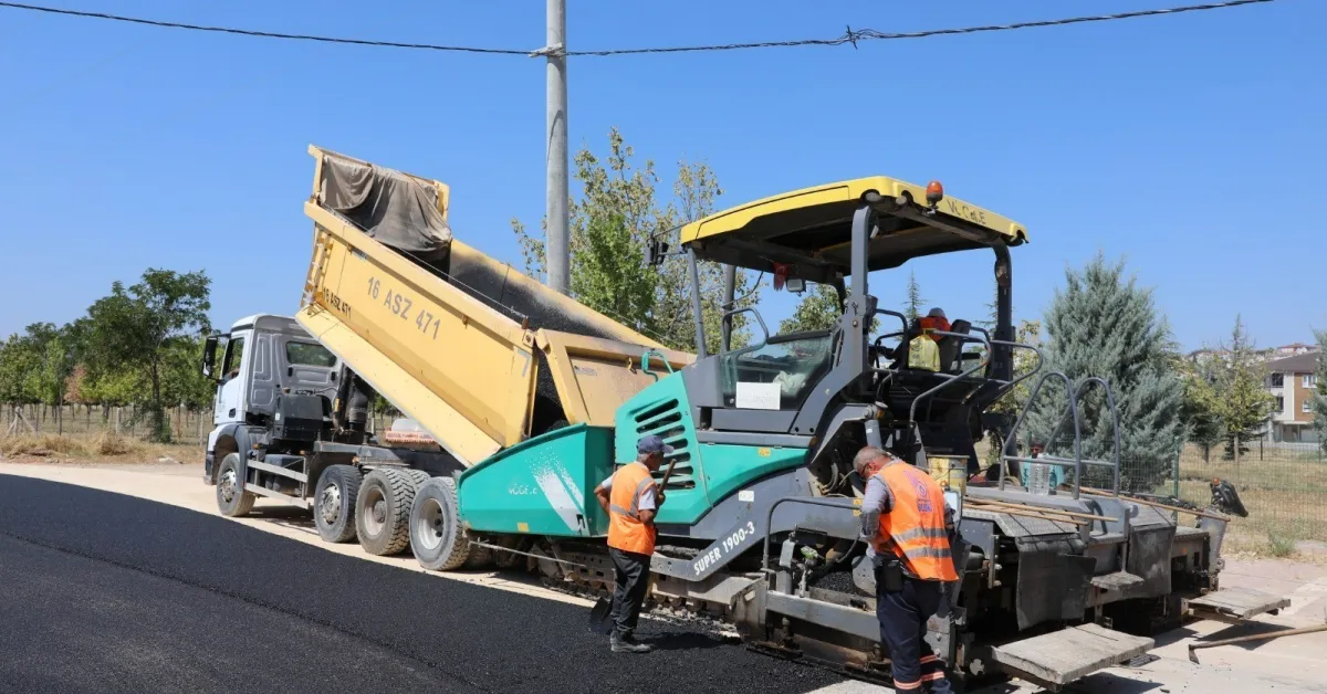 İnegöl Cumhuriyet Mahallesi’nde Çalıkavak Güzergâhı Yenilendi (2)