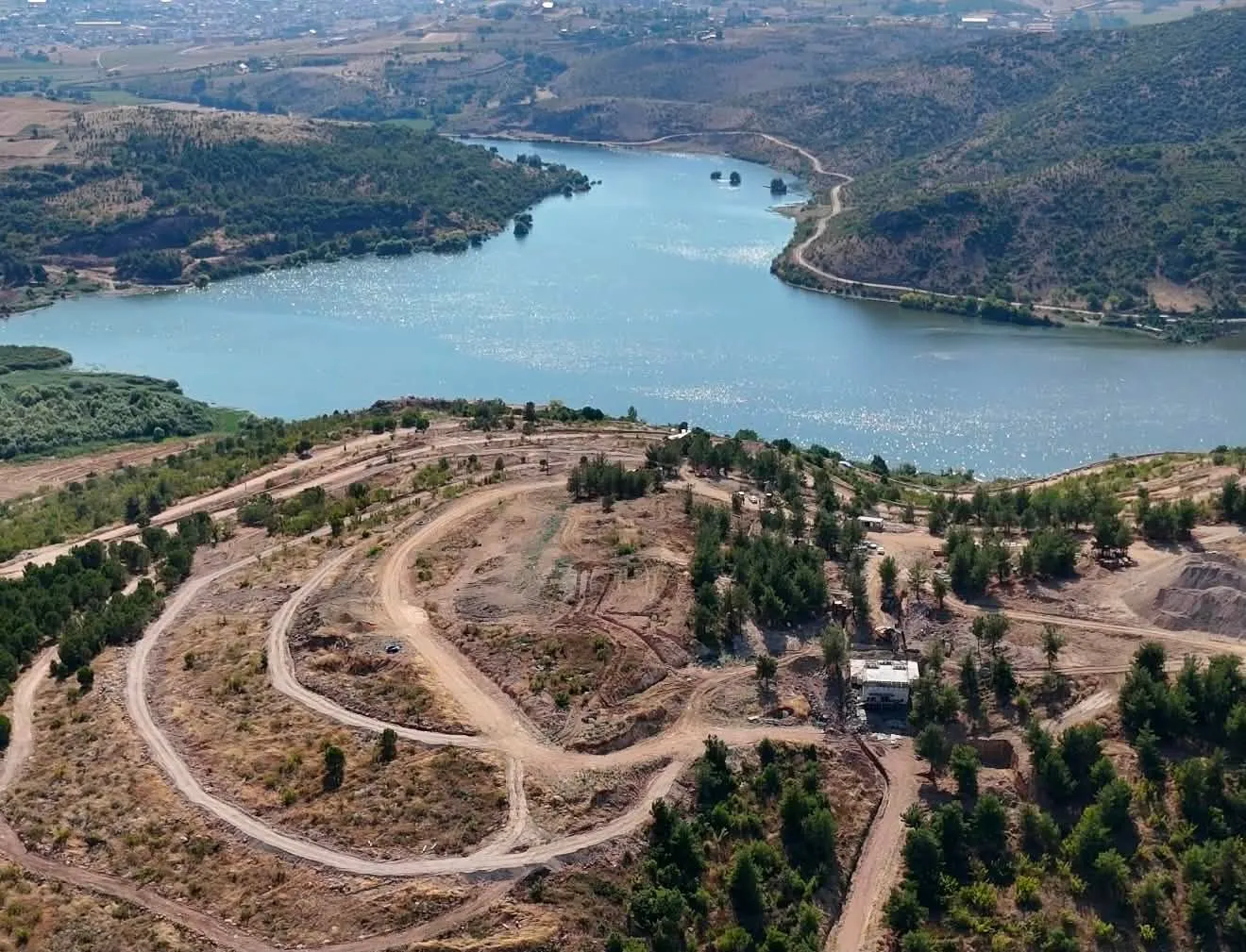 İnegöl Millet Bahçesi’nde Üst Yapı Çalışmaları Başladı (6) Gencgazete