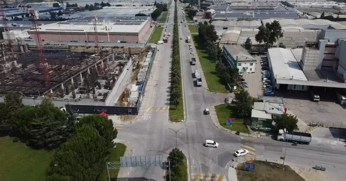 İnegöl Osb'deki Havaalanı Caddesi'nin Bilinmeyen Hikâyesi Buraya Bir Zamanlar Uçaklar Iniyordu (4)