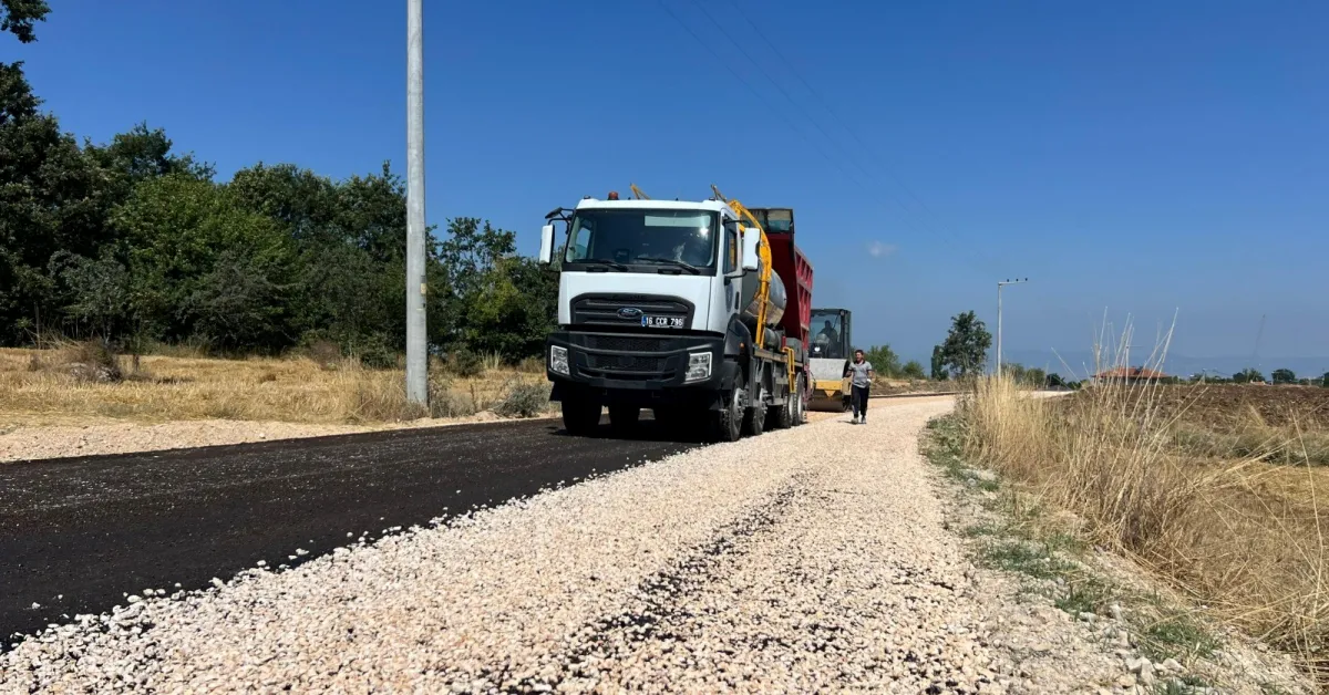 İnegöl’de 3 Mahallede 10 Kilometrelik Yol Çalışması Başladı (3)
