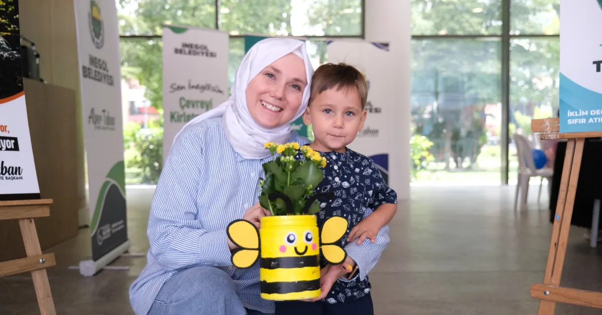İnegöl’de Atık Plastikler Saksıya Dönüştü 30 Anne Ve 30 Çocuk Katıldı (6)