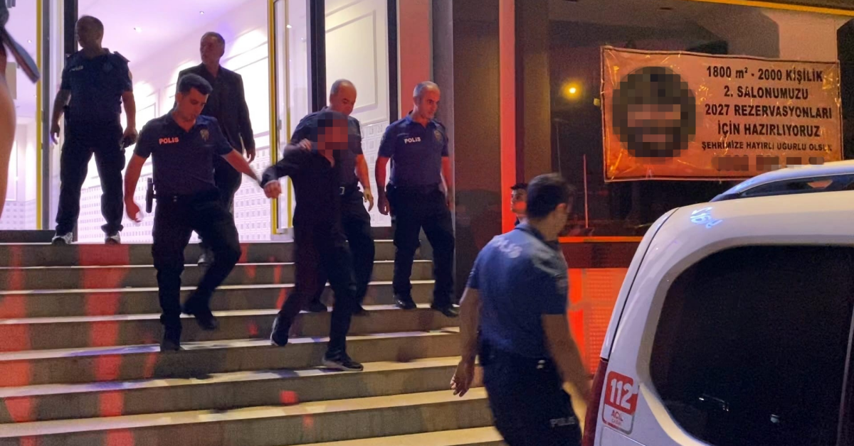 İnegöl’de Düğünde Oyun Havası Tartışması Bıçaklı Kavgaya Dönüştü 3 Yaralı (3)