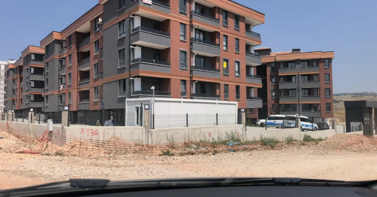 İnegöl’de Inşaat Bekçisi Konteynerde Ölü Bulundu (2)