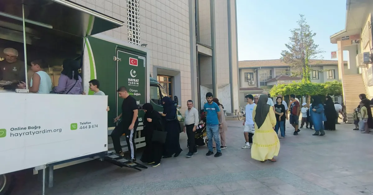 İnegöl’de Mevlit Kandili’nde 1500 Kişiye Irmik Helvası Ikram Edildi (2)