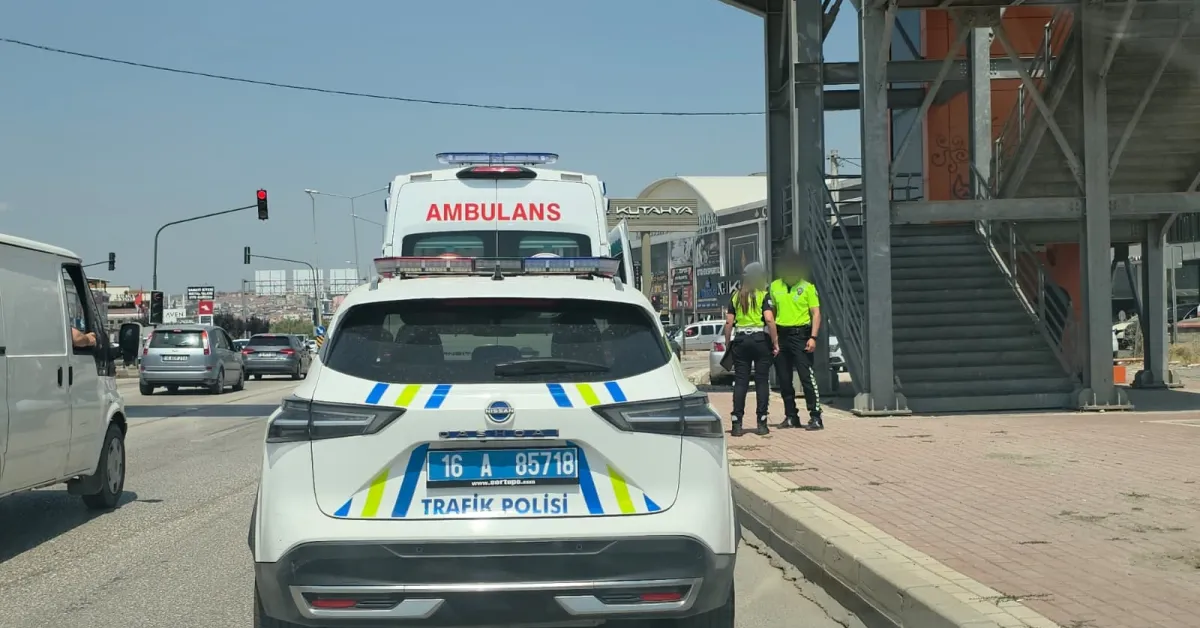 İnegöl’de Motosikleti Sıkıştıran Otomobil Sürücüsü Olay Yerinden Ayrıldı (2)