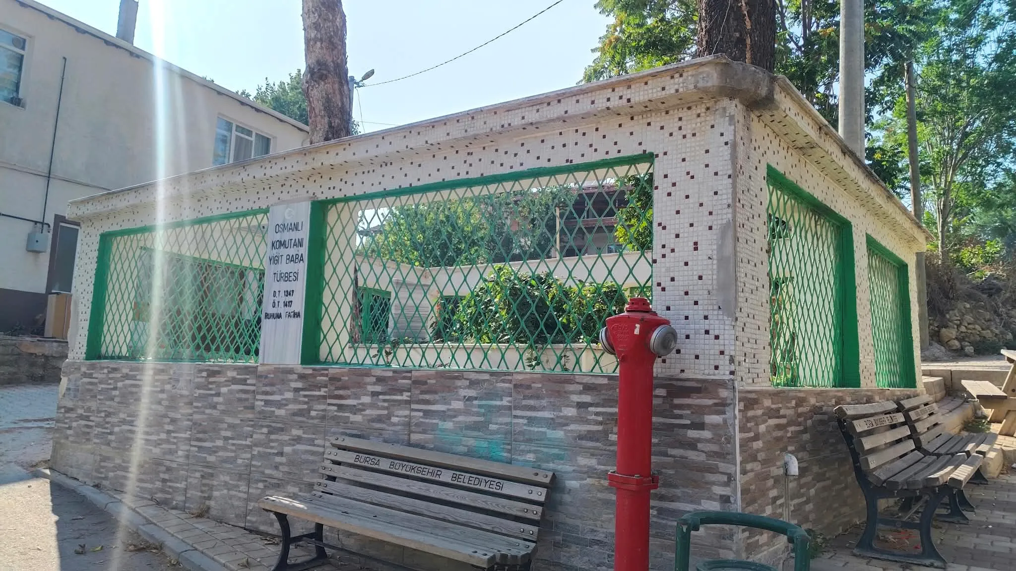 İnegöl’de Osmanlı’nın İlk Dönemine Uzanan Bir Türbe Dizilerde Gördüğünüz Komutan Burada Yatıyor (1)