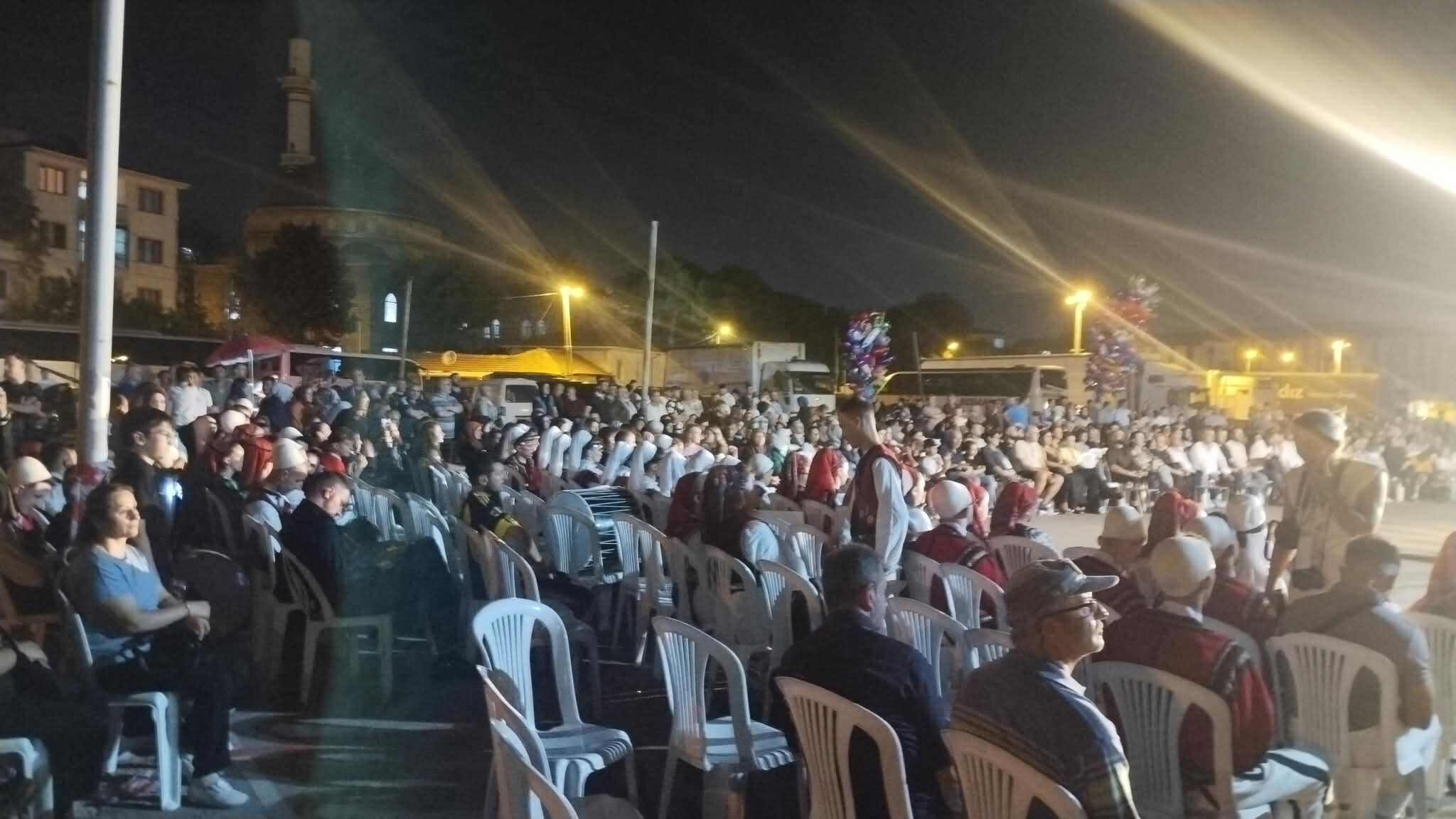 İnegöl'de Yüzlerce Insan Oraya Akın Etti, Festival Başladı! (1)