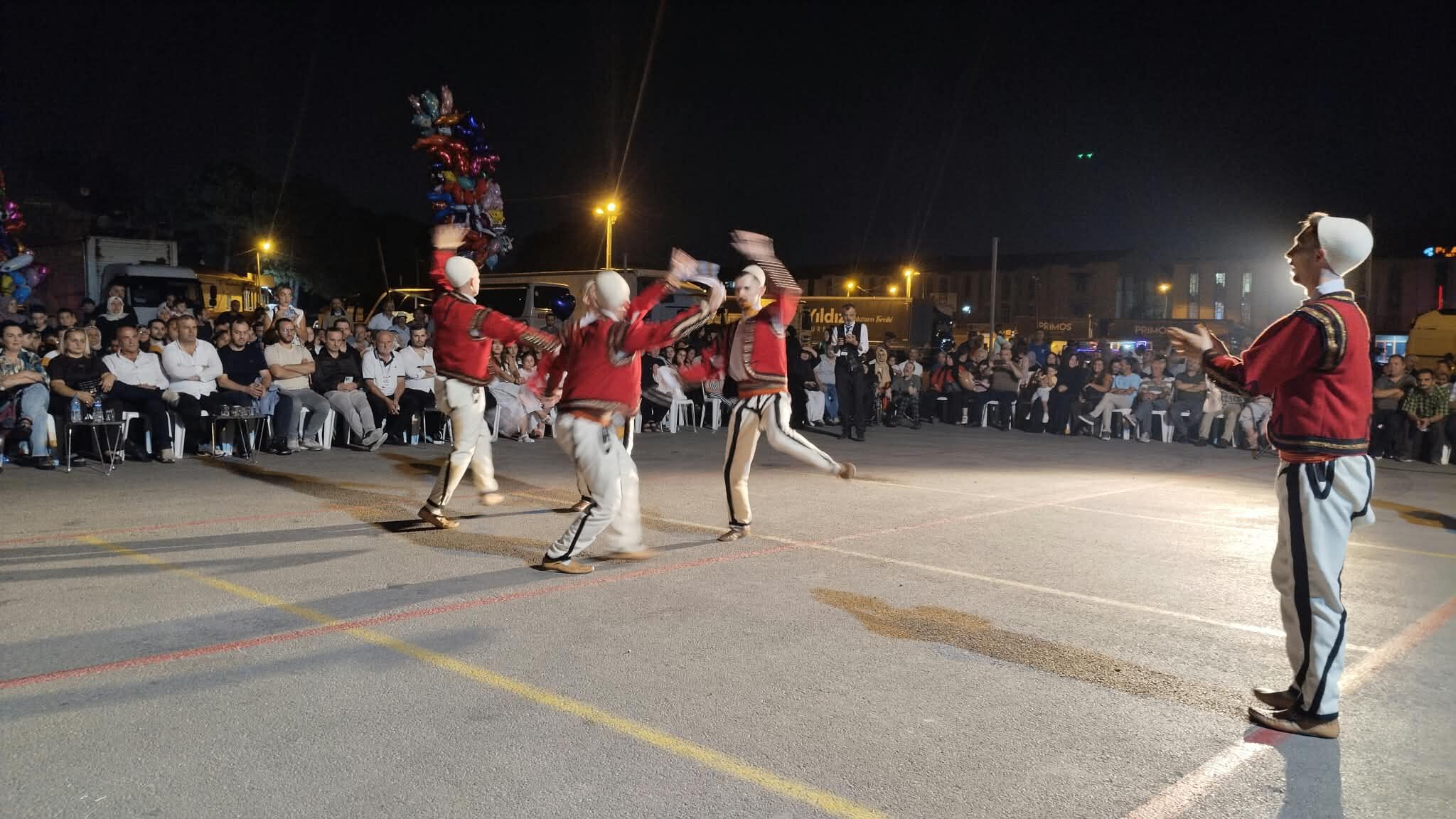 İnegöl'de Yüzlerce Insan Oraya Akın Etti, Festival Başladı! (2)