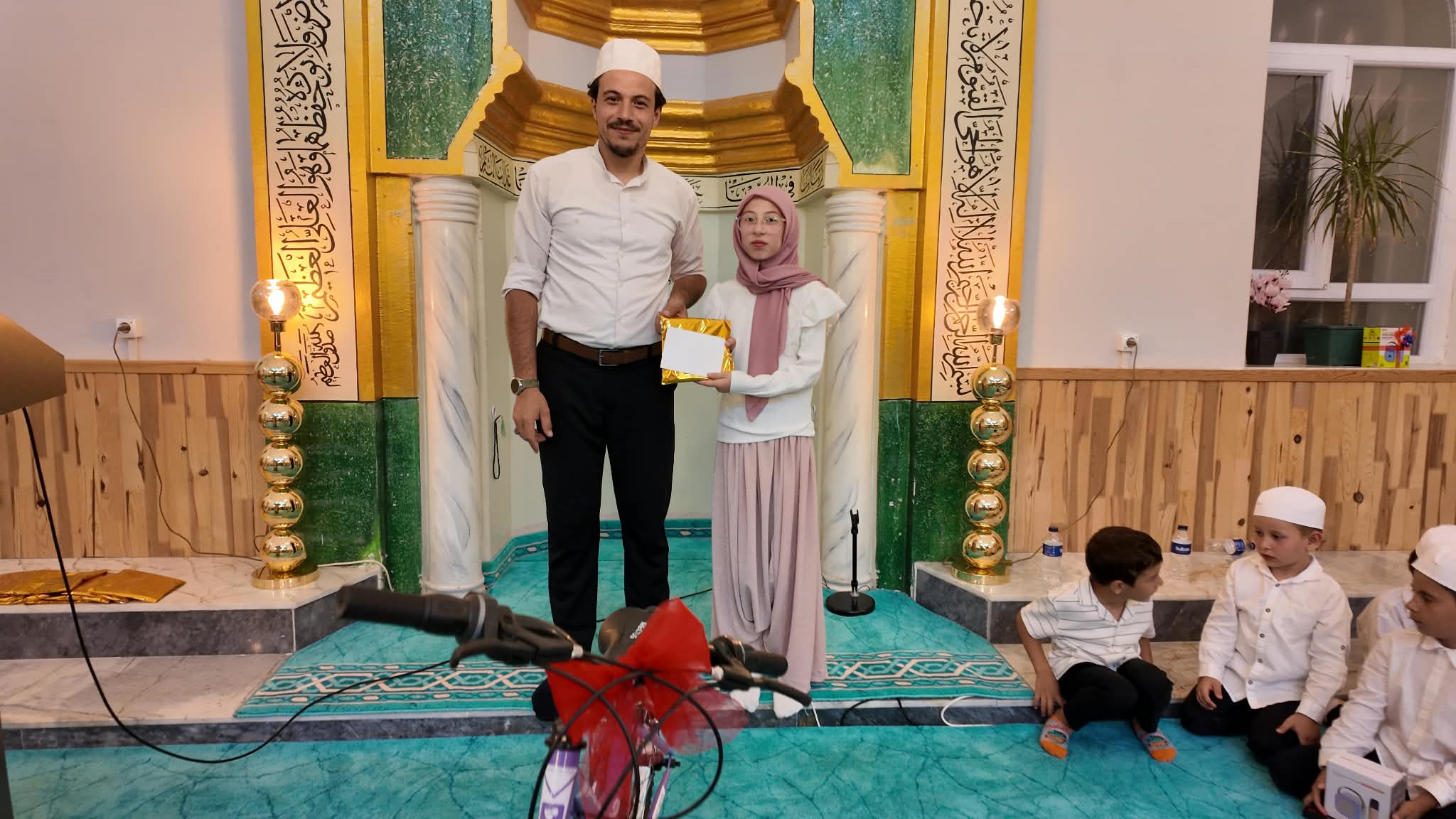 İnegöl'deki Bu Köyde Kur'an Mezuniyeti Çok Farklı.. Binlerce Liralık Ödülü Kaptılar (5)