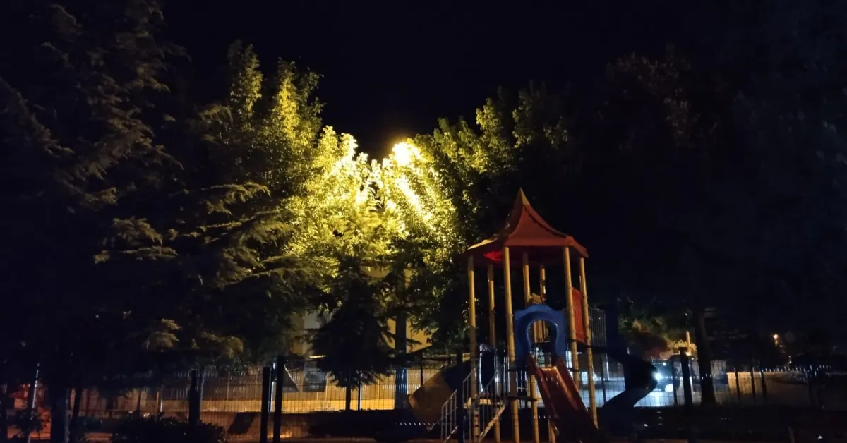 İnegöl'deki O Çocuk Parkı Karanlığa Mahkum.. (2)