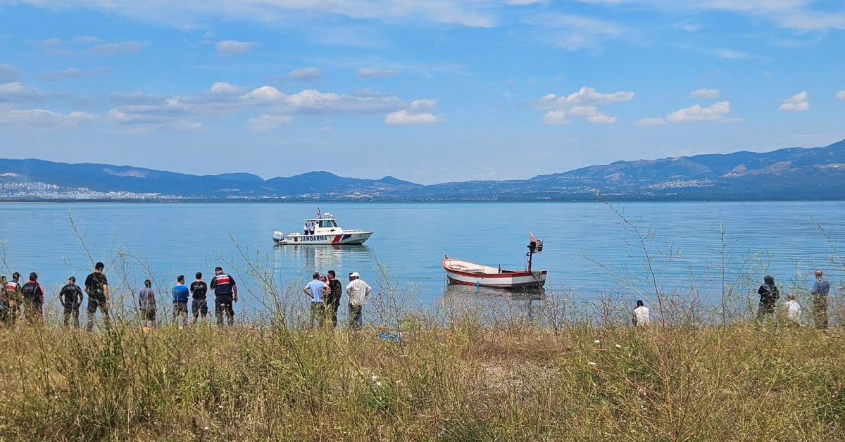 İznik Gölü’nde Acı Olay 26 Yaşındaki Genç Hayatını Kaybetti (3)