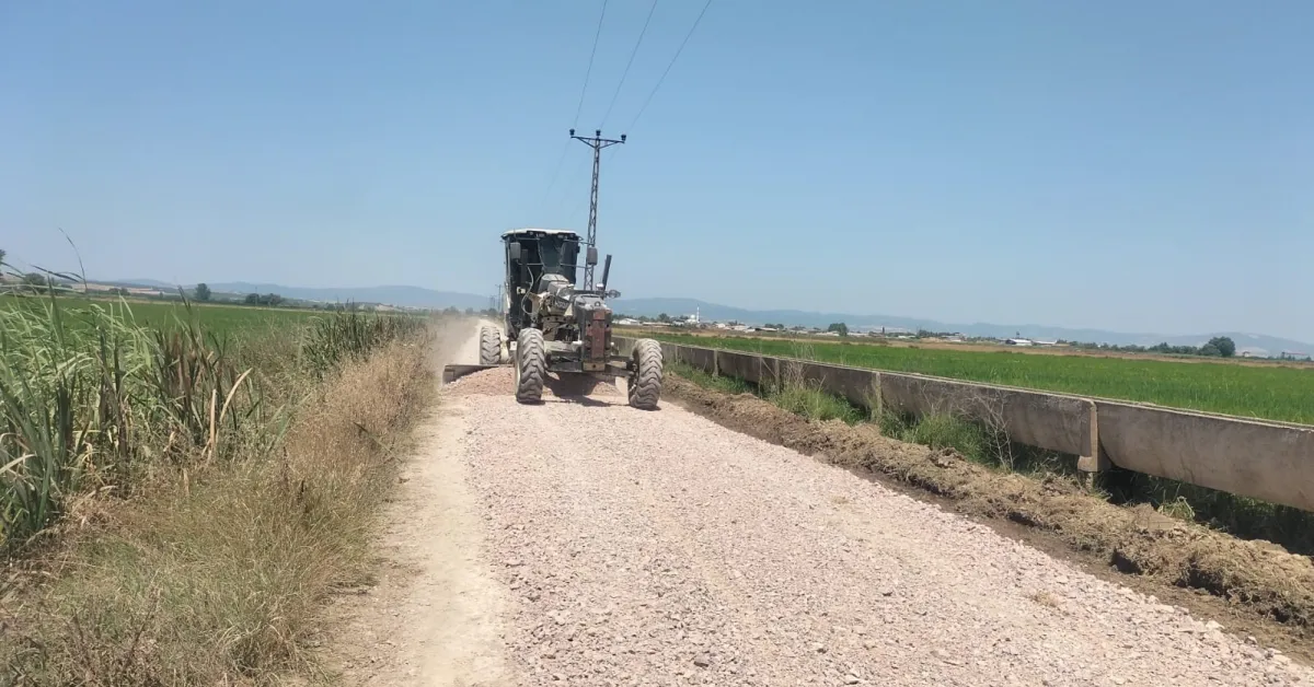 Karacabey’de Kırsal Arazi Yollarına Iyileştirme 12 Kilometrelik Çalışma Tamamlandı (4)