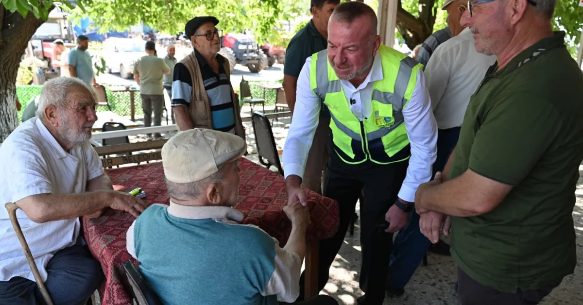 Karacabey’de Metruk Eski Okul Lojmanı Kontrollü Şekilde Yıkıldı (3)