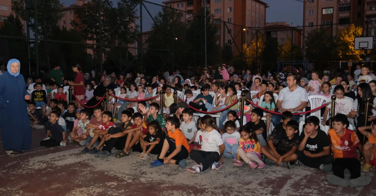Karagöz’ün Salıncağı İnegöl’de Çocuklar Ve Ailelerle Buluştu (1)