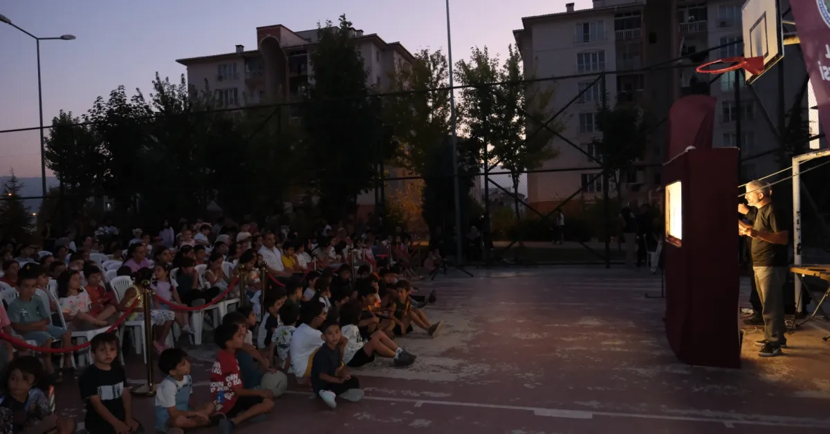 Karagöz’ün Salıncağı İnegöl’de Çocuklar Ve Ailelerle Buluştu (3)