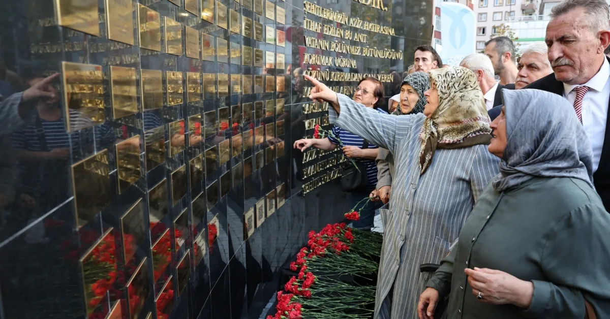 Nilüfer'de 103 Şehidin Adını Yaşatacak Anıt Ve Park Açıldı (2)