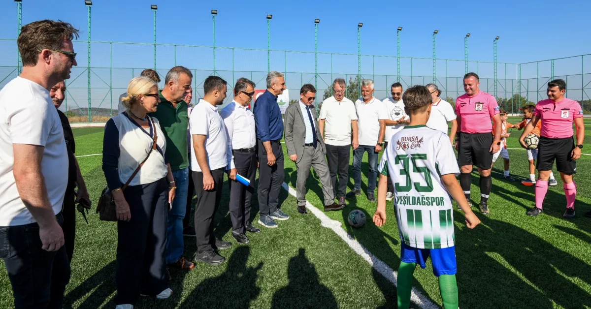 Osmangazi’de Feyyaz Alptuğ Memişoğulları Anısına Futbol Turnuvası Başladı (4)