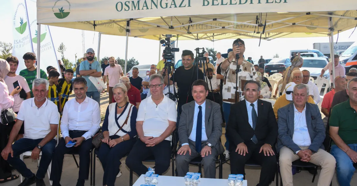 Osmangazi’de Feyyaz Alptuğ Memişoğulları Anısına Futbol Turnuvası Başladı (6)