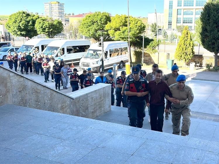 Özkan Yalım Dosyasında Yeni Gelişme! Uşak Belediyesi Soruşturmasında 9 Kişi Tutuklandı (1)