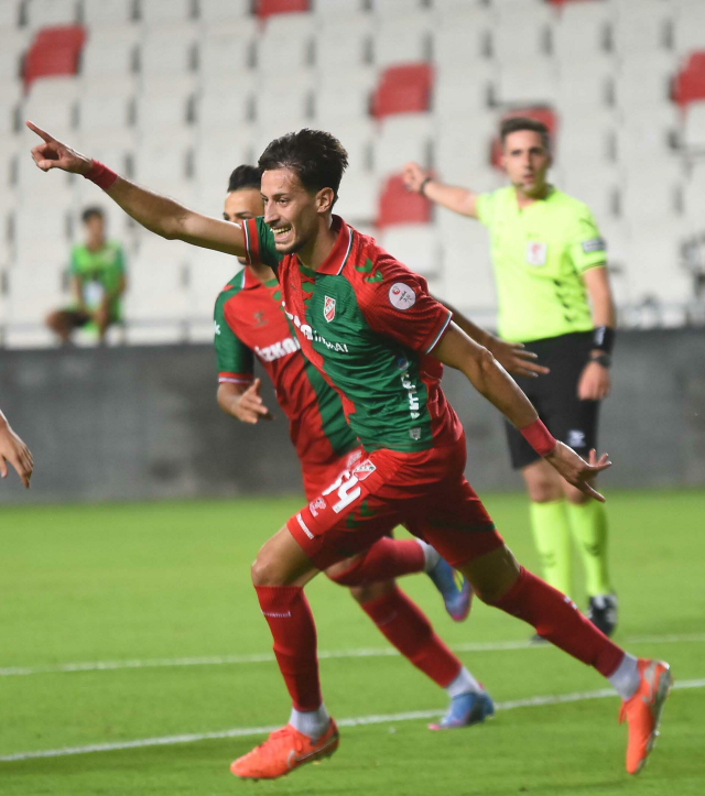 Türk Futbolunun 114 Yıllık Dev Çınarı Icraya Verildi (1)-1
