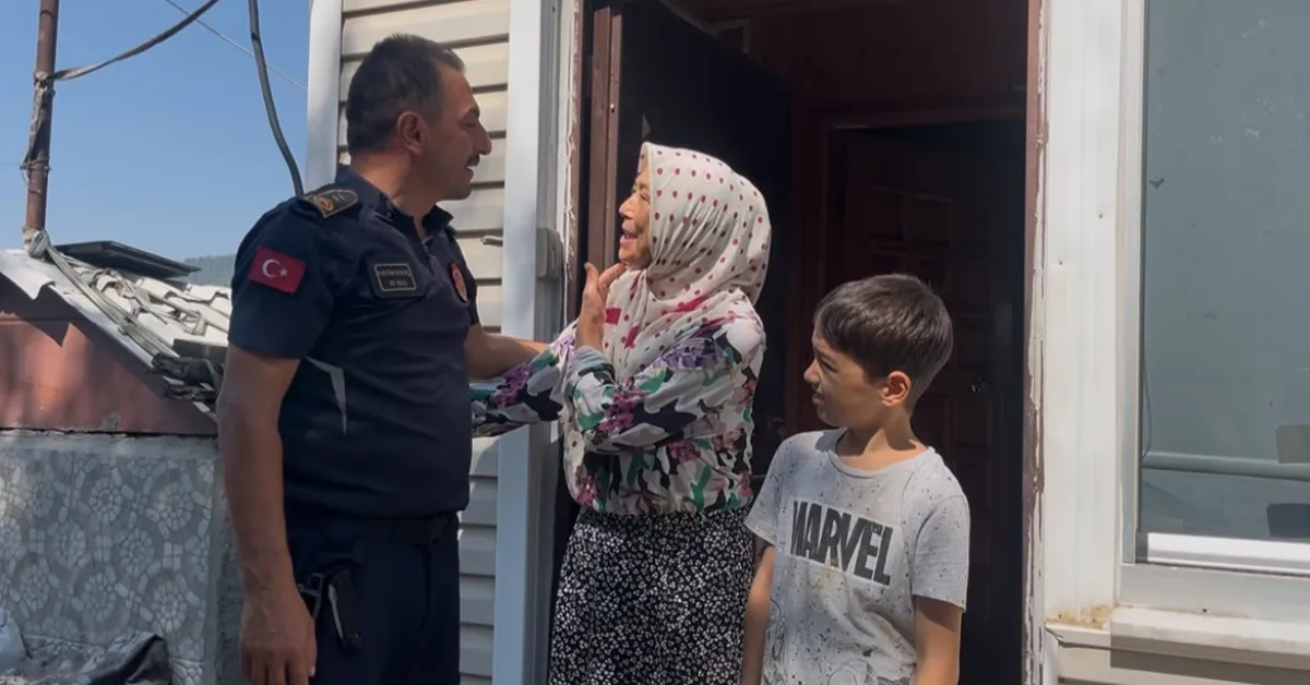 Yenişehir’de 65 Yaşındaki Hanife Teyze Yangına Müdahale Etti Koah Hastalığını Unuttu (1)