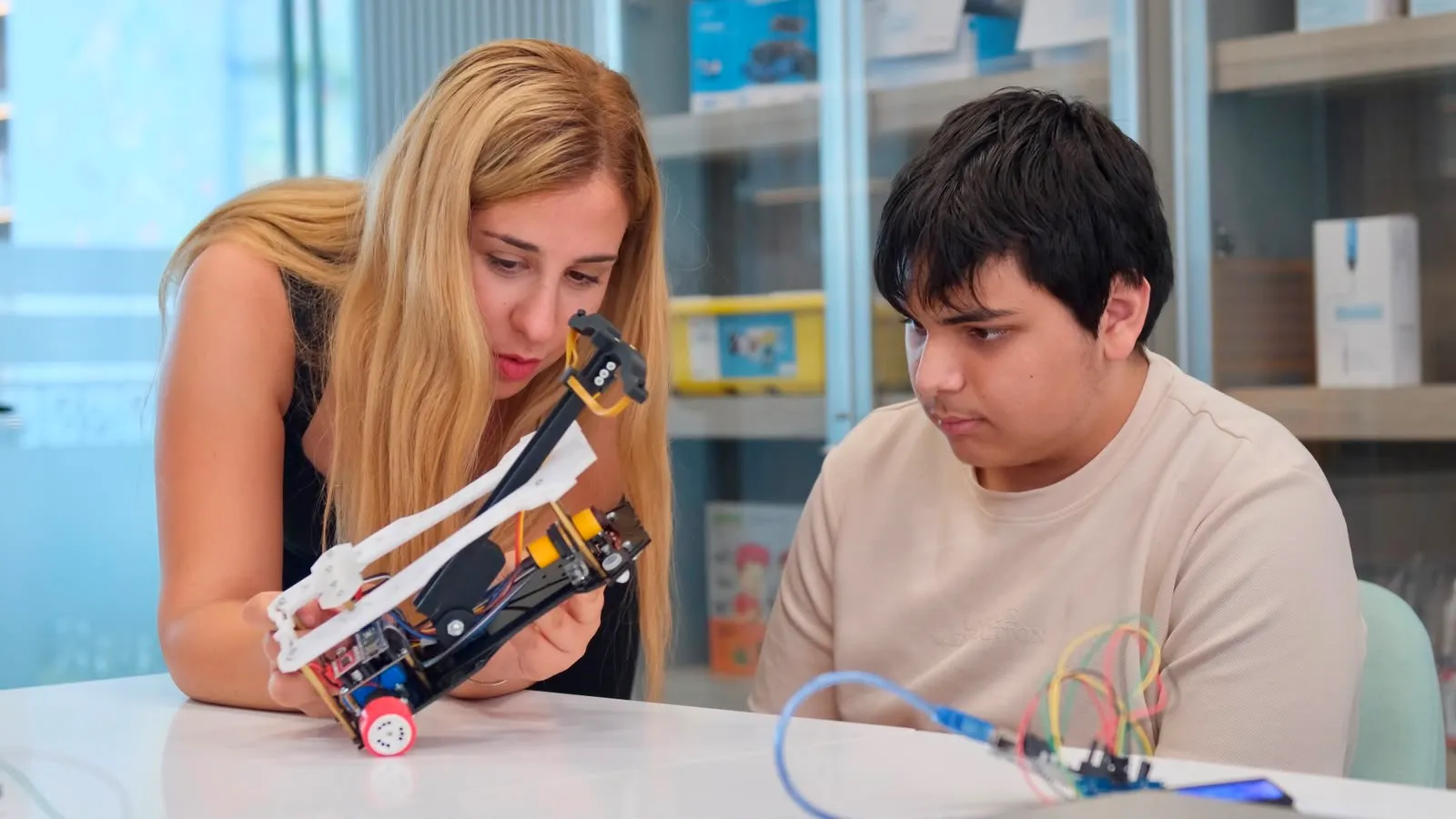Yıldırım’da Çocuk Ve Gençlere Robotik Kodlama Eğitimi (2)