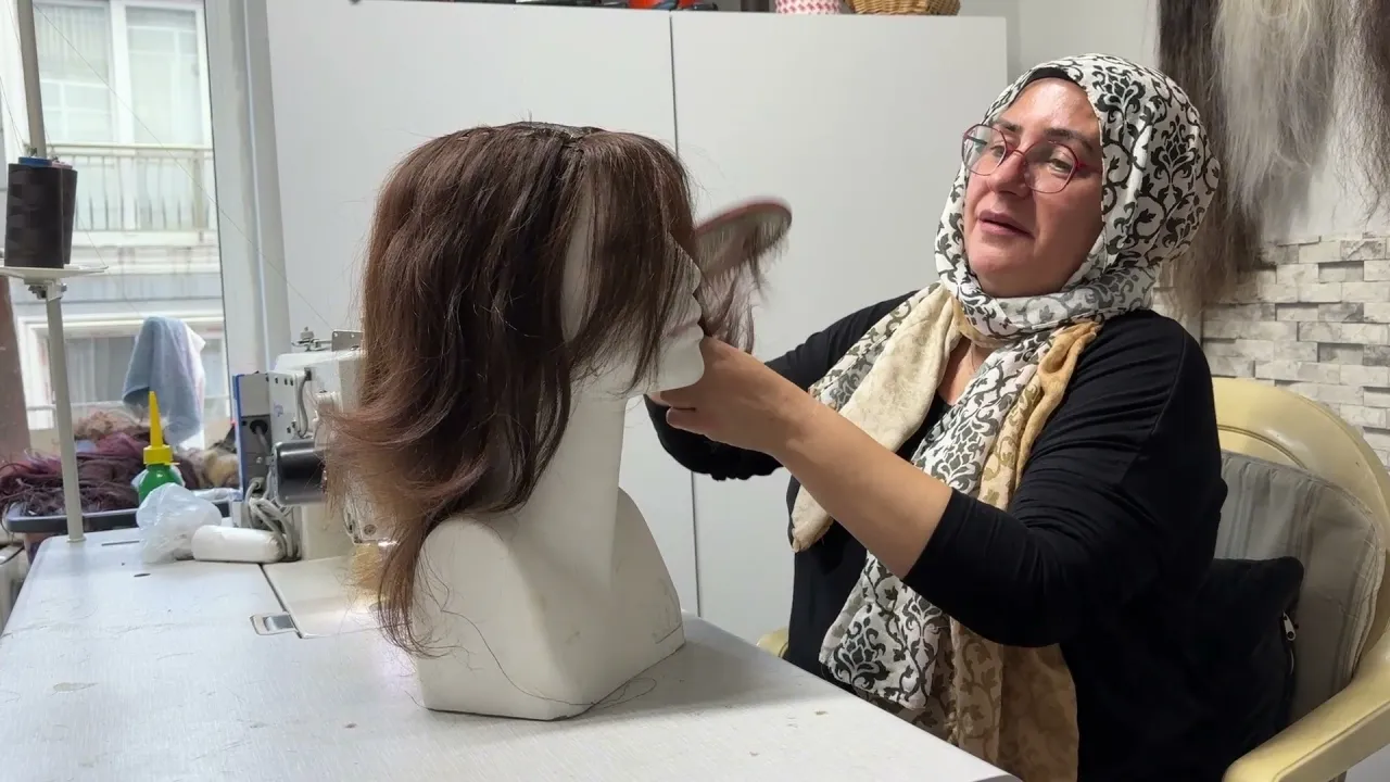 12 Yaşında Saçlarını Ve Kulaklarını Kaybetti, Şimdi Kadınlara Umut Oluyor (5)