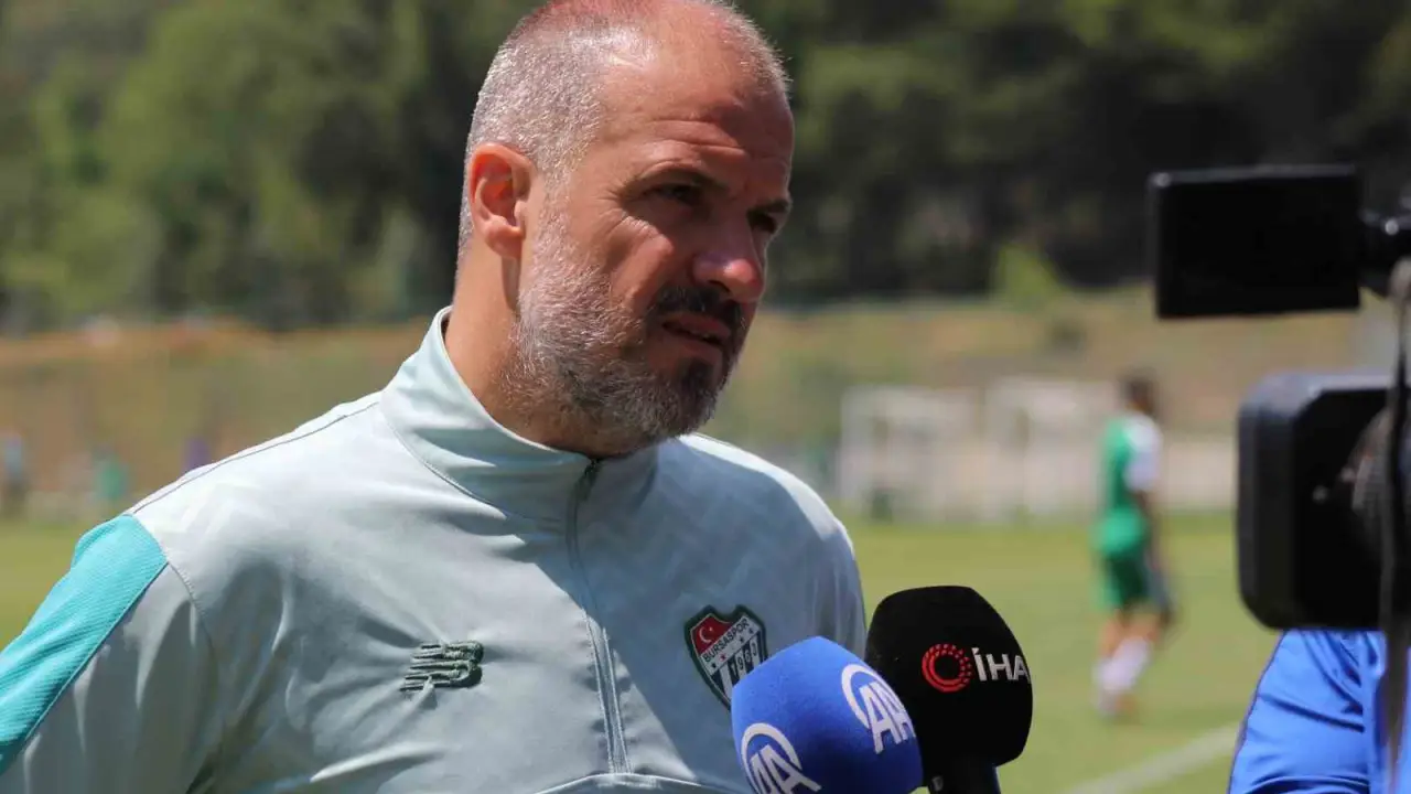 Bursaspor’da Mustafa Er, iki oyuncudan vazgeçmedi