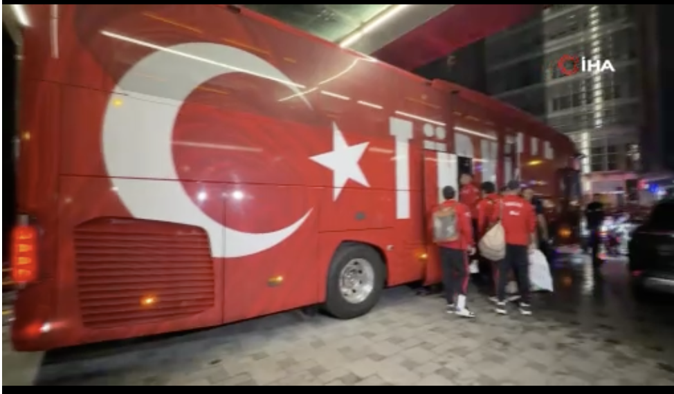 A Milli Takım, İtalya Maçı Için Yüzüncü Yıl Atatürk Stadyumu’na Geldi