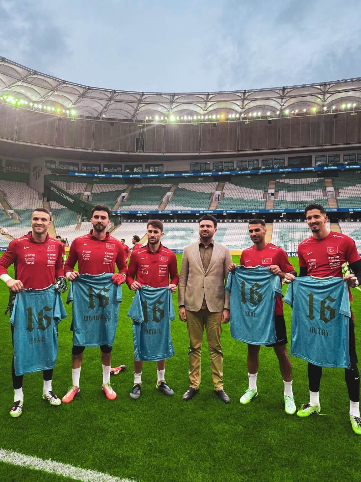 A Milli Takımımız Bursa'da. Bursaspor Başkanından Büyük Jest1
