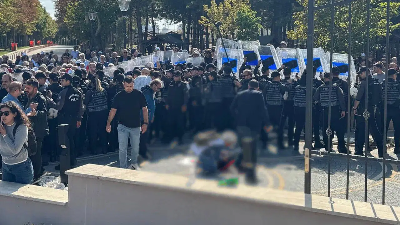 Ankara’da Aym Önündeki Emekli Eyleminde Acı Olay.jpg