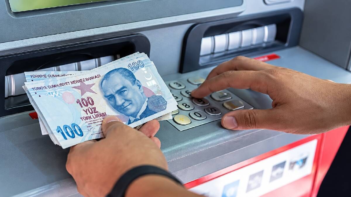 Atm’lerde Yeni Dönem Başladı! Kart Ve Şifre Olmadan Telefonla Para Çekilebiliyor1