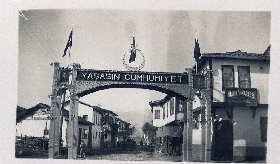 Bayram Cumhuri̇yet Tak Inegöl Uludağ Karabel Kereste