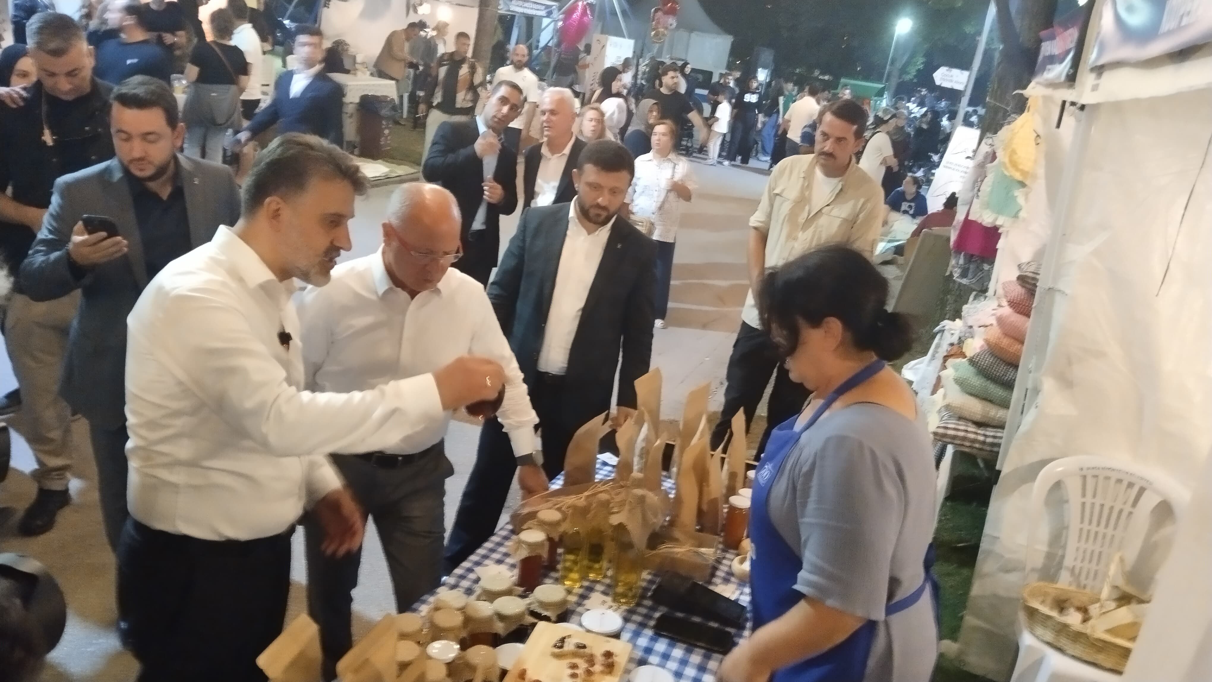 Bursa Gastronomi Festivali’nde Coşku Sürüyo Şahin Biba Stantları Gezdi