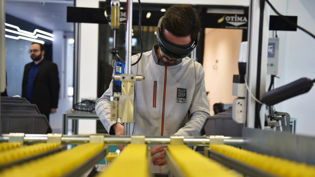 Bursa Model Fabrika, Sektörel Gelişim Merkezi Statüsü Kazandı (1)