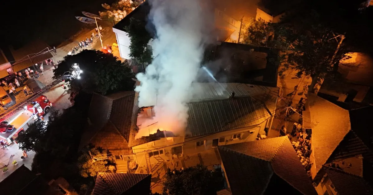 Bursa Nilüfer’de ev yangını: Alevler çevreye sıçramadan söndürüldü