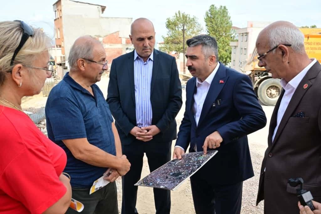 Bursa Yıldırım’da Kentsel Dönüşüm Hız Kesmeden Sürüyor! 2. Etapta Ilk Kazma Vuruldu