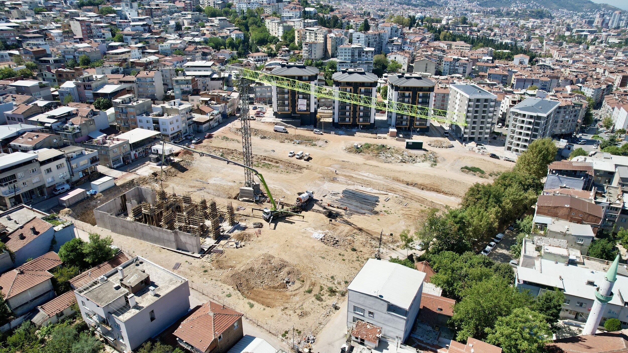 Bursa Yıldırım’da Kentsel Dönüşüm Hız Kesmeden Sürüyor! 2. Etapta Ilk Kazma Vuruldu1
