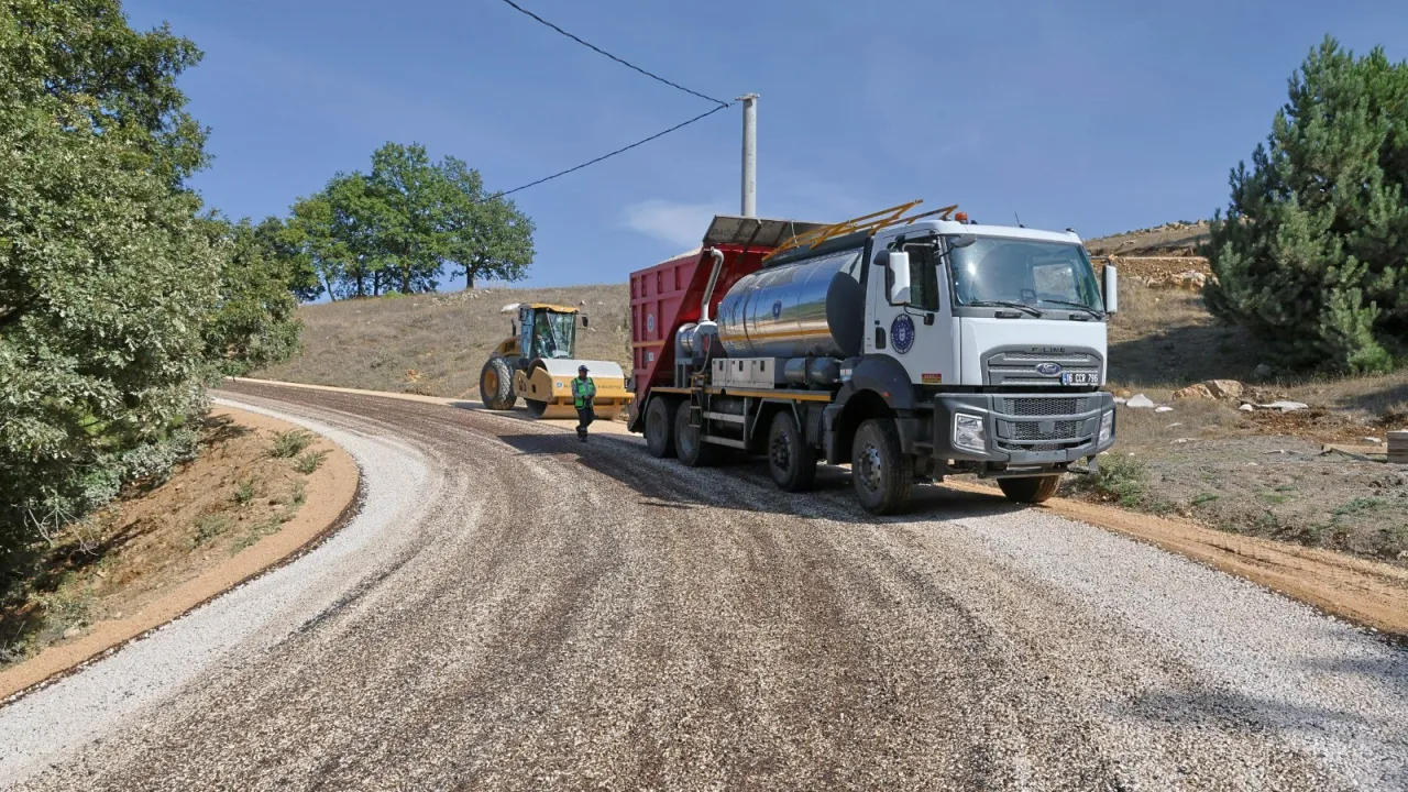 Bursa’da 3 Mahallede 15 Kilometrelik Yol Yenileniyor (6)