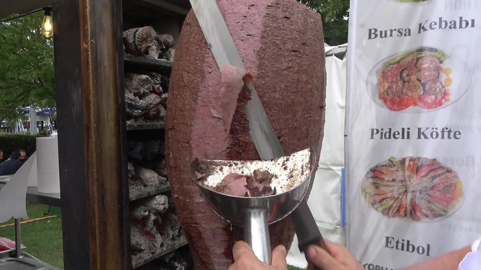 Bursa’da 3 Metrelik Döner Kebap Tabağına Yoğun Ilgi