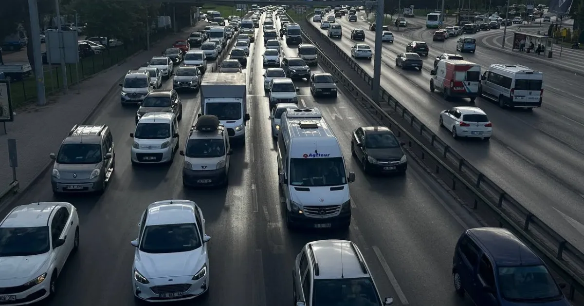 Bursa’da 598 Bin 863 Öğrenci Ders Başı Yaptı, Trafikte Beklenen Yoğunluk Yaşanmadı (3)