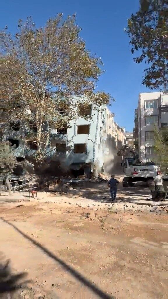 Bursa’da 6 Katlı Apartman Yıkım Sırasında Çöktü Gtbun88967 (2)