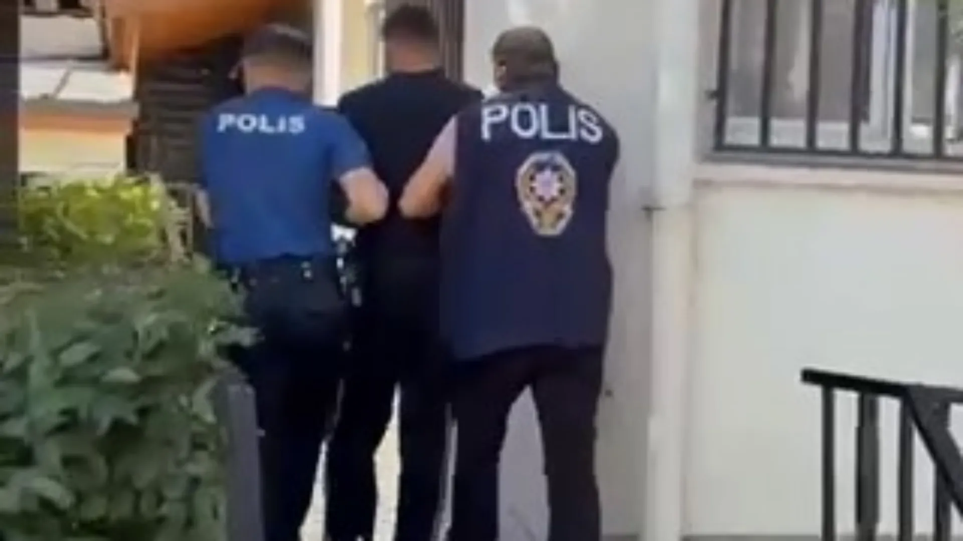 Bursa’da aranan 3 hükümlü yakalandı: Cezaevine teslim edildiler