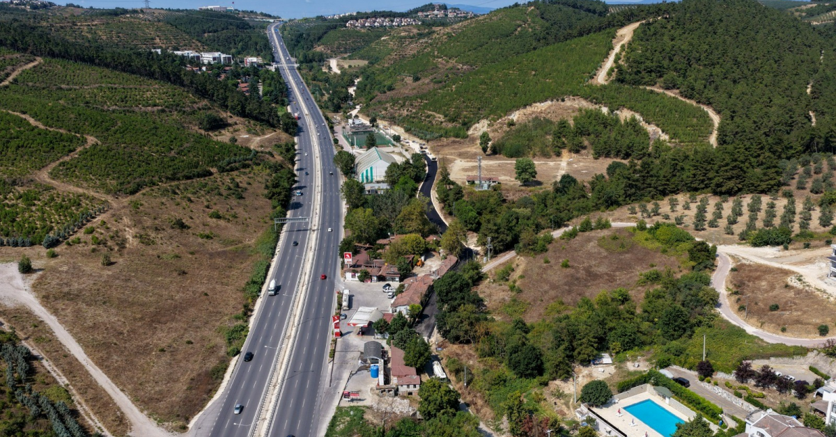 Bursa’da Çağrışan Bağlantı Yoluna 1.100 Metrelik Asfalt Çalışması (3)