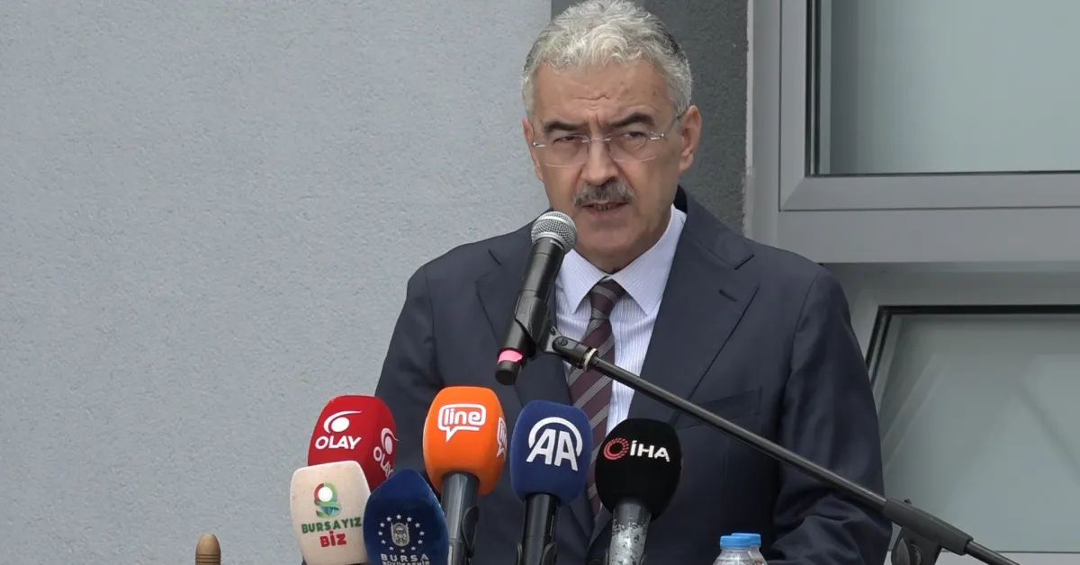 Bursa’da Ilk Ders Zili Çaldı Filistinli Öğrenci Esil Keşta’nın Sözleri Duygulandırdı (3)